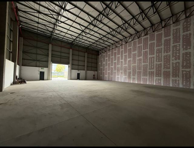 3,743M² WAREHOUSE TO LET IN SPARTAN